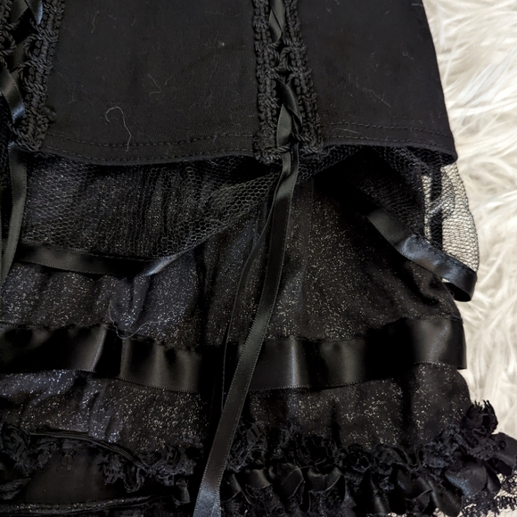 Goth style mini skirt. - Picture 6 of 6